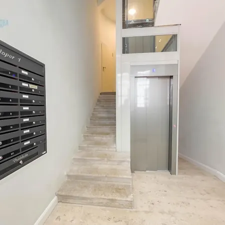 Slataper 11 Tirabora Short Rent, Con Parcheggio Privato شقة *